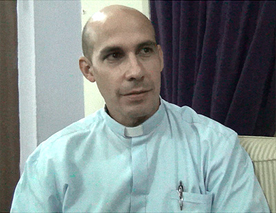 20150922235802-rolando-montes-de-oca-sacerdote-catolico-en-la-television-cubana.jpg