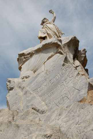20150718124743-monumento-martires-de-la-patria-remedios.cuba.jpg